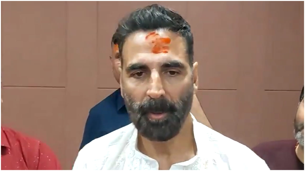 ಸಿನಿಮಾ ಬಿಡುಗಡೆಗೂ ಮುನ್ನ ದೇವರ ಮೊರೆಹೋಗಿ, 'ಇಡೀ ದೇಶಕ್ಕಾಗಿ ಪ್ರಾರ್ಥಿಸಿದೆ' ಎಂದ ಅಕ್ಷಯ್ ಕುಮಾರ್