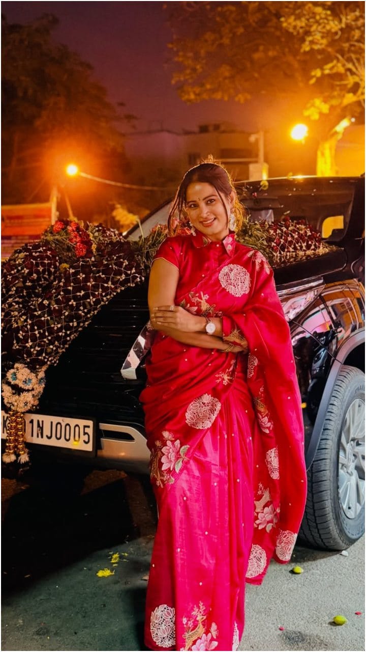 ಹೊಸ ಕಾರು ಖರೀದಿಸಿದ ಅನುಷಾ ರೈ