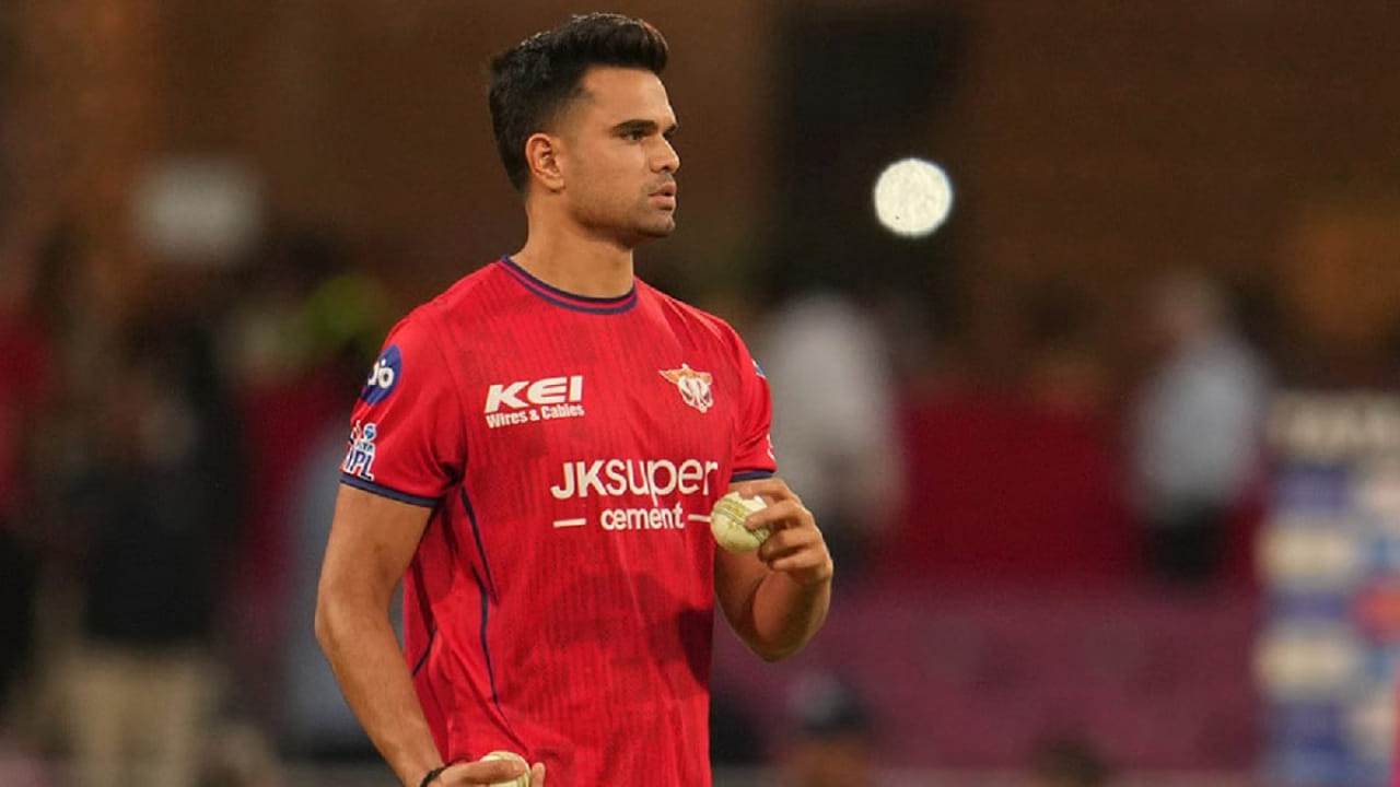 ಐಪಿಎಲ್ 2026 ರಲ್ಲಿ ಲಕ್ನೋ ಸೂಪರ್‌ಜೈಂಟ್ಸ್ ತಂಡದ ಭಾಗವಾಗಿರುವ ಅರ್ಜುನ್ ತೆಂಡೂಲ್ಕರ್​ಗೆ ಇದುವರೆಗೆ ತಂಡದ ಪರ ಕಣಕ್ಕಿಳಿಯಲು ಸಾಧ್ಯವಾಗಿಲ್ಲ. ಲಕ್ನೋ ತಂಡ ಇದುವರೆಗೆ ಕಳಪೆ ಪ್ರದರ್ಶನ ನೀಡಿರುವ ಕಾರಣ ಮುಂದಿನ ದಿನಗಳಲ್ಲಿ ಅರ್ಜುನ್​ಗೆ ತಂಡದಲ್ಲಿ ಆಡುವ ಅವಕಾಶ ಸಿಗುವ ಸಾಧ್ಯತೆಗಳಿವೆ. ಇದರ ನಡುವೆ ಅರ್ಜುನ್ ತೆಂಡೂಲ್ಕರ್ ಮತ್ತೊಂದು ಲೀಗ್​ನಲ್ಲಿ ಆಡುವ ಸಲುವಾಗಿ ಅರ್ಜುನ್ ತೆಂಡೂಲ್ಕರ್ ಹರಾಜಿಗೆ ತಮ್ಮ ಹೆಸರನ್ನು ನೋಂದಾಯಿಸಿಕೊಂಡಿದ್ದಾರೆ.