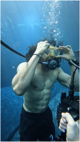 ನೀರಿನಾಳದಲ್ಲಿ ಶೂಟಿಂಗ್ ಮಾಡಿದ ನಟ ಆರ್ಯ