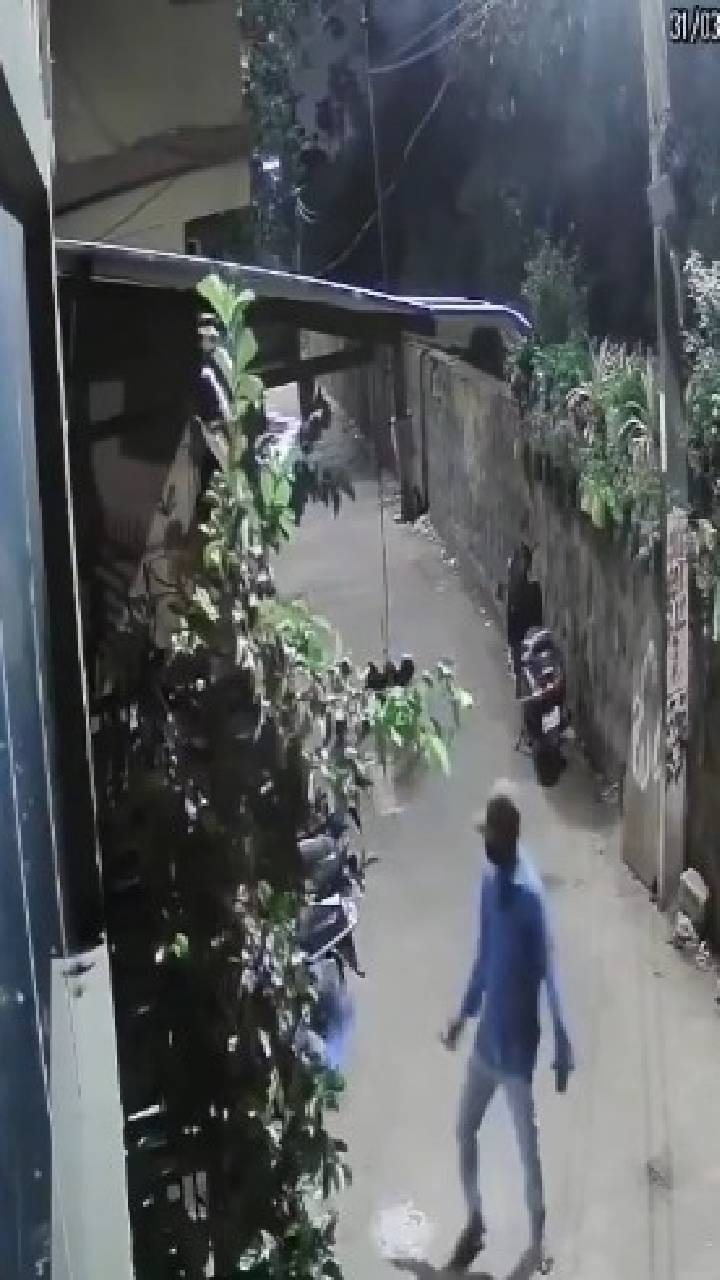 ಮನೆಯ ಹೊರಗೆ ಕುಳಿತಿದ್ದ ಎಲ್​ಐಸಿ ಏಜೆಂಟ್ ಮೇಲೆ ಆ್ಯಸಿಡ್ ದಾಳಿ