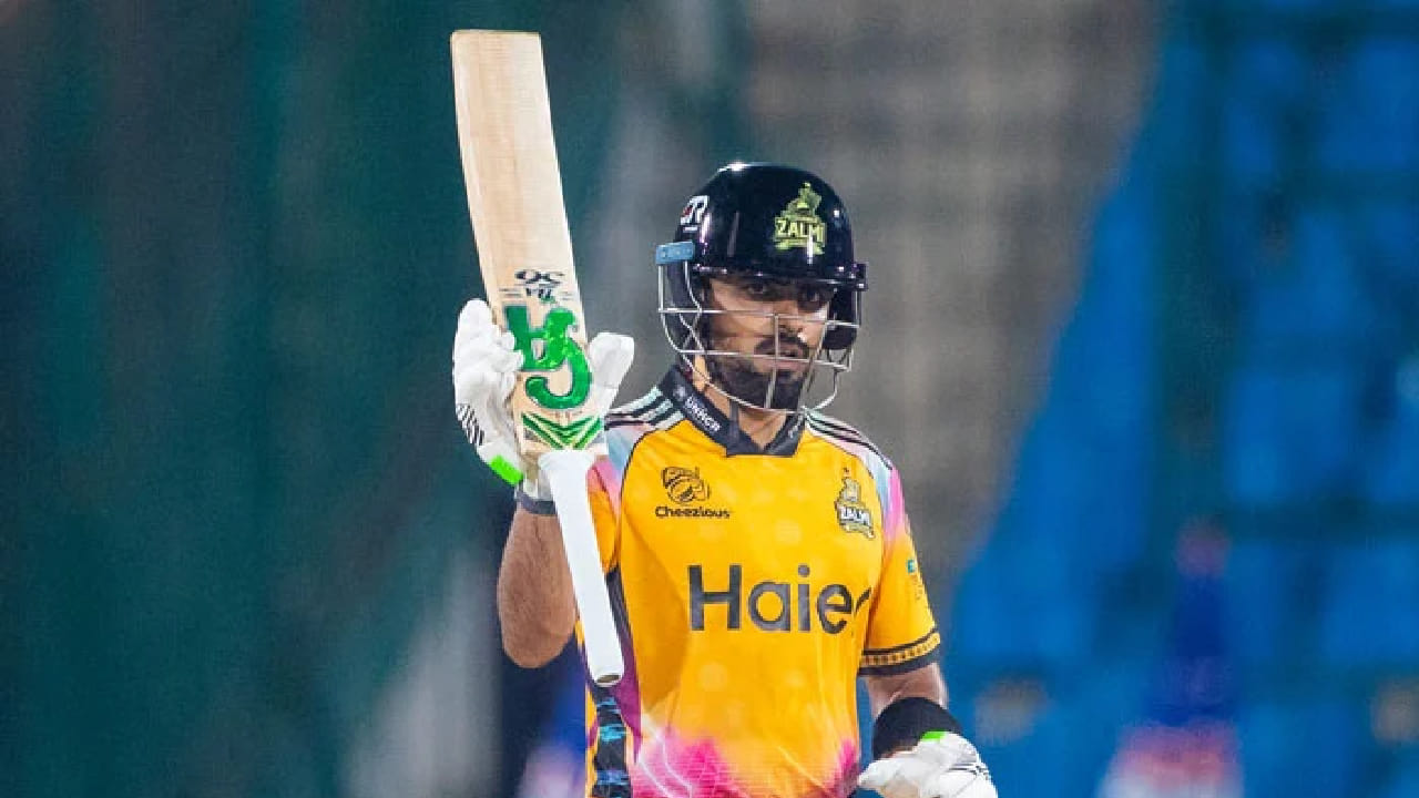 ಮೊದಲ ಓವರ್​ನಿಂದಲೇ ರನ್​ ಗಳಿಸುತ್ತಾ ಸಾಗಿದ ಬಾಬರ್ ಆಝಂ ಒಂದೇ ಒಂದೇ ಒಂದು ಡಾಟ್ ಆಡದೇ 31 ಎಸೆತಗಳಲ್ಲಿ ಅರ್ಧಶತಕ ಪೂರೈಸಿದರು. ಈ ಅರ್ಧಶತಕದ ಬಳಿಕ ಬಾಬರ್ ಆಡಿದ್ದ ಒಂದೇ ಡಾಟ್ ಬಾಲ್. ಅಂದರೆ ತಾನೆದುರಿಸಿದ 36ನೇ ಎಸೆತದಲ್ಲಿ ಯಾವುದೇ ರನ್​ಗಳಿಸಿರಲಿಲ್ಲ.