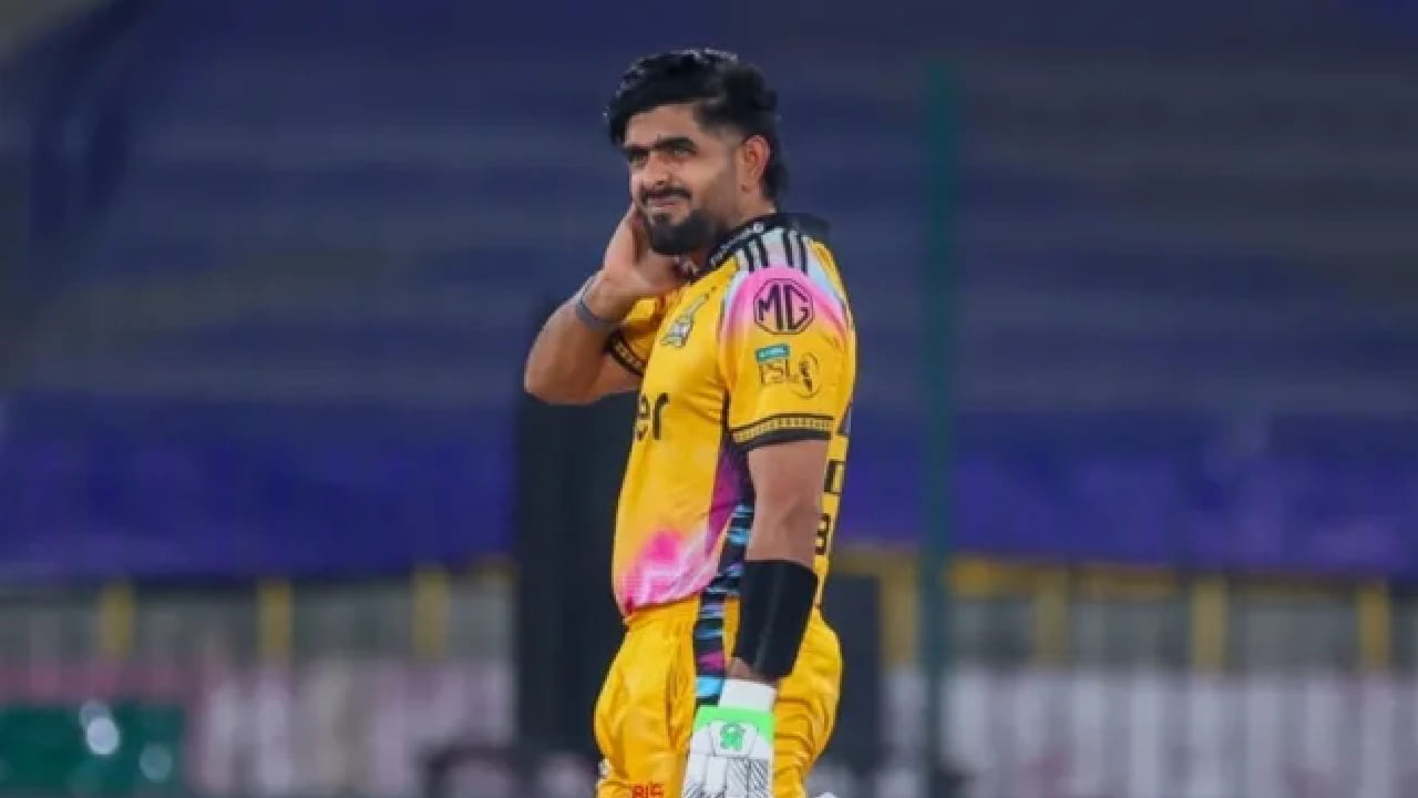 ಇನ್ನು ಈ ಶತಕದೊಂದಿಗೆ ಪಾಕಿಸ್ತಾನ್ ಸೂಪರ್ ಲೀಗ್​ನಲ್ಲಿ ಅತ್ಯಧಿಕ ಸೆಂಚುರಿ ಸಿಡಿಸಿದ್ದ ಉಸ್ಮಾನ್ ಖಾನ್ (4 ಶತಕ) ಅವರ ದಾಖಲೆಯನ್ನು ಕೂಡ ಬಾಬರ್ ಆಝಂ ಸರಿಗಟ್ಟಿದ್ದಾರೆ. ಅಷ್ಟೇ ಅಲ್ಲದೆ ಪಿಎಸ್ಎಲ್​ನಲ್ಲಿ 4000 ರನ್ ಕಲೆಹಾಕಿದ ಮೊದಲ ಬ್ಯಾಟರ್ ಎಂಬ ಹೆಗ್ಗಳಿಕೆಗೂ ಪಾತ್ರರಾಗಿದ್ದಾರೆ.