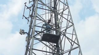 “ಪಾಪ ರಾಹುಲ್​​ ಗಾಂಧಿಗೆ ವಿಷಯವೇ ಗೊತ್ತಿಲ್ಲ, ಪೆದ್ದು ಪೆದ್ದಾಗಿ ಮಾತನಾಡುತ್ತಾರೆ”: ಪ್ರಹ್ಲಾದ್ ಜೋಶಿ ವ್ಯಂಗ್ಯ!