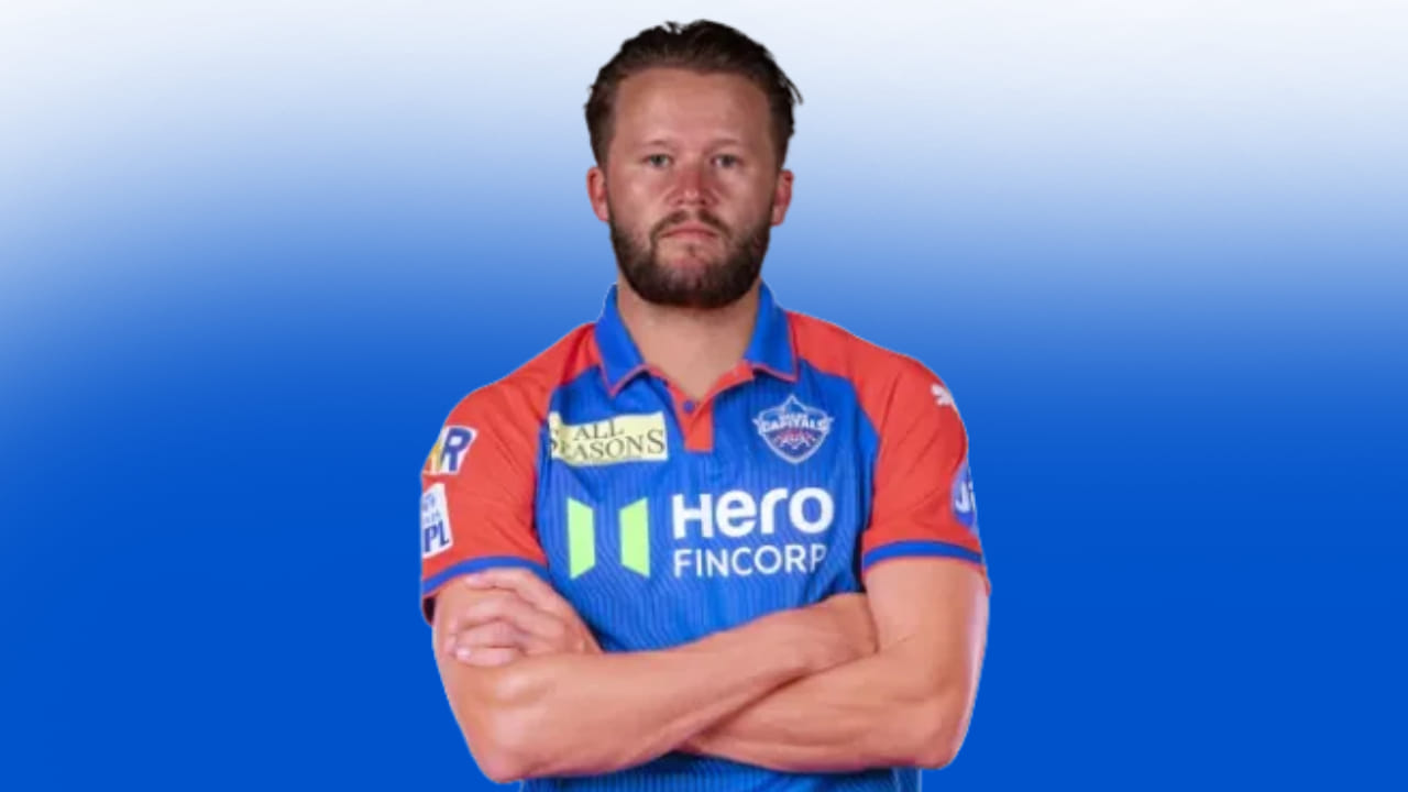 ಬೆನ್ ಡಕೆಟ್: ಡೆಲ್ಲಿ ಕ್ಯಾಪಿಟಲ್ಸ್ ತಂಡಕ್ಕೆ ಆಯ್ಕೆಯಾಗಿದ್ದ ಇಂಗ್ಲೆಂಡ್​ನ ಎಡಗೈ ದಾಂಡಿಗ ಬೆನ್ ಡಕೆಟ್ ಐಪಿಎಲ್​ನಿಂದ ಹಿಂದೆ ಸರಿದಿದ್ದಾರೆ.  ಅಂತರಾಷ್ಟ್ರೀಯ ಕ್ರಿಕೆಟ್‌ನತ್ತ ಗಮನ ಹರಿಸುವ ಸಲುವಾಗಿ ಐಪಿಎಲ್​ನಿಂದ ಹಿಂದೆ ಸರಿಯುತ್ತಿರುವುದಾಗಿ ಡಕೆಟ್ ತಿಳಿಸಿದ್ದಾರೆ.  ಹೀಗಾಗಿ ಡಕೆಟ್ ಕೂಡ ರಾಯಲ್ ಚಾಲೆಂಜರ್ಸ್ ಬೆಂಗಳೂರು ವಿರುದ್ಧದ ಪಂದ್ಯದಲ್ಲಿ ಕಾಣಿಸಿಕೊಳ್ಳುವುದಿಲ್ಲ.