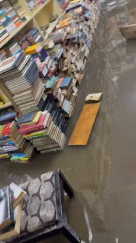 ಬೆಂಗಳೂರಿನ ಚರ್ಚ್ ಸ್ಟ್ರೀಟ್​​ನಲ್ಲಿ ಮಳೆ ನೀರು ನುಗ್ಗಿ 14 ಲಕ್ಷ ಮೌಲ್ಯದ ಪುಸ್ತಕಗಳು ಮುಳುಗಡೆ