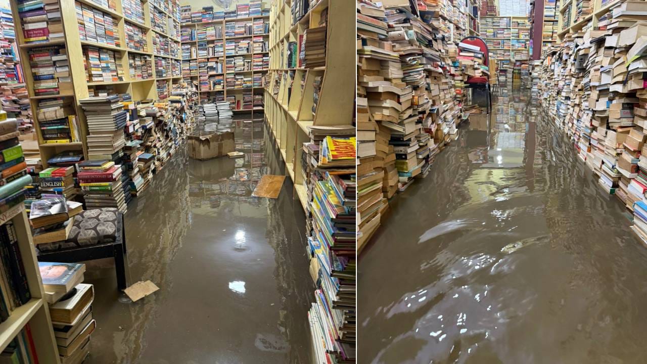ಇತ್ತ ಎಂ.ಜಿ.ರಸ್ತೆಯಲ್ಲಿ ಗ್ರಂಥಾಲಯಕ್ಕೂ ನೀರು ನುಗ್ಗಿ ಅವಾಂತರ ಸೃಷ್ಟಿಯಾಗಿದೆ. ಗ್ರಂಥಾಲಯದಲ್ಲಿ 5 ಸಾವಿರ ಪುಸ್ತಕಗಳು ನೀರುಪಾಲಾಗಿವೆ.  
