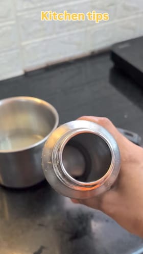 ವಾಸನೆಯಾಗಿರುವ ಬಾಟಲ್ ಕ್ಲೀನ್ ಮಾಡಲು ಟಿಪ್ಸ್