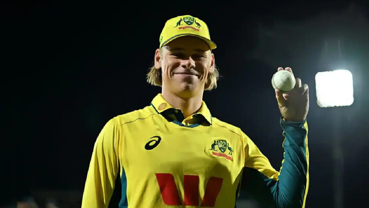 ಕೂಪರ್ ಕೊನೊಲಿ ಆಸ್ಟ್ರೇಲಿಯಾದ ಭರವಸೆಯ ಯುವ ಆಲ್​ರೌಂಡರ್. ಸ್ಪಿನ್ ಬೌಲಿಂಗ್ ಹಾಗೂ ಅತ್ಯುತ್ತಮ ಬ್ಯಾಟಿಂಗ್ ಮಾಡಬಲ್ಲ 22 ವರ್ಷದ ಯುವ ಆಟಗಾರ ಈಗಾಗಲೇ ಆಸ್ಟ್ರೇಲಿಯಾ ರಾಷ್ಟ್ರೀಯ ತಂಡದ ಪರ ಪಾದಾರ್ಪಣೆ ಮಾಡಿದ್ದಾರೆ. ಹೀಗೆ ಆಸ್ಟ್ರೇಲಿಯಾ ಅಂಗಳದಲ್ಲಿ ಮಿಂಚಿದ್ದ ಆಟಗಾರನನ್ನು ರಿಕಿ ಪಾಟಿಂಗ್ ಪಂಜಾಬ್ ಕಿಂಗ್ಸ್ ತಂಡಕ್ಕೆ ಕರೆ ತಂದಿದ್ದಾರೆ.