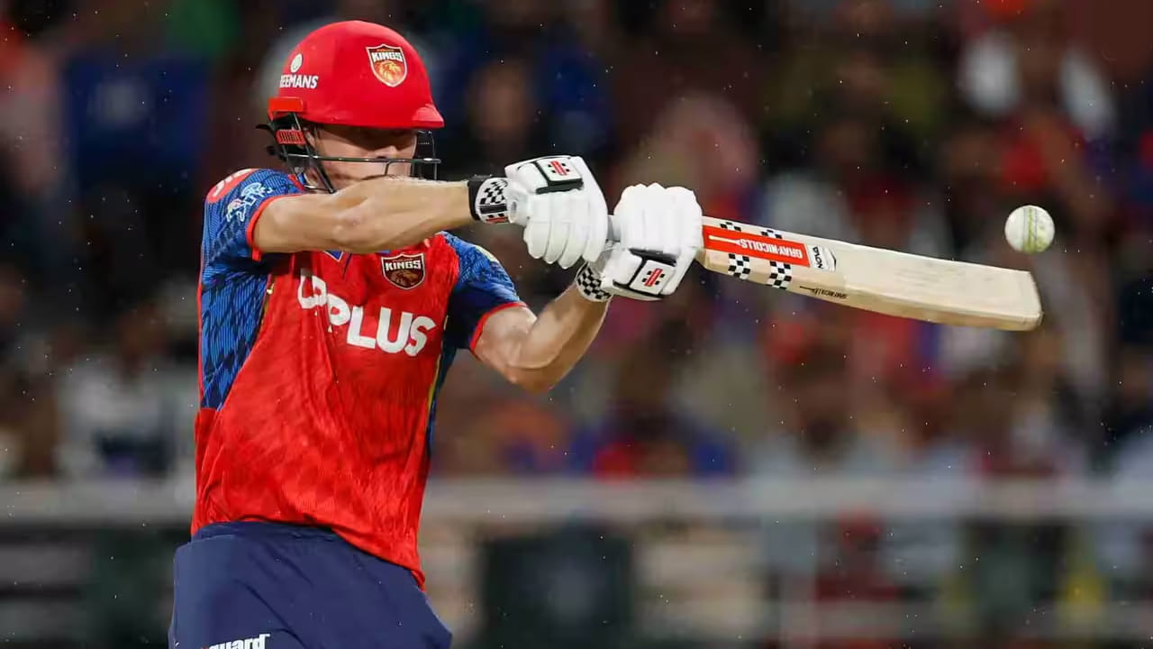 ಈ ಬಾರಿಯ ಐಪಿಎಲ್​ನ ಪಂದ್ಯಗಳಿಗೆ ಆಸ್ಟ್ರೇಲಿಯಾದ ಸ್ಫೋಟಕ ದಾಂಡಿಗ ಜೋಶ್ ಇಂಗ್ಲಿಸ್ ಅಲಭ್ಯರಾಗುವ ಸೂಚನೆ ಸಿಗುತ್ತಿದ್ದಂತೆ ಪಾಂಟಿಂಗ್ ಕೊನೊಲಿ ಮೇಲೆ ಕಣ್ಣಿಟ್ಟಿದ್ದರು. ಅದರಂತೆ ಮೆಗಾ ಹರಾಜಿನಲ್ಲಿ ಕಾಣಿಸಿಕೊಂಡಿದ್ದ ಯುವ ಆಲ್​ರೌಂಡರ್​ನನ್ನು ಪಂಜಾಬ್ ಕಿಂಗ್ಸ್ 3 ಕೋಟಿ ರೂ.ಗೆ ಖರೀದಿಸಿದೆ. 