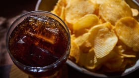 ಕೋಲ್ಡ್ ಡ್ರಿಂಕ್ ಜೊತೆ ಚಿಪ್ಸ್ ತಿನ್ನುವ ಅಭ್ಯಾಸವಿದ್ಯಾ? ಈ ಸ್ಟೋರಿ ಓದಿ