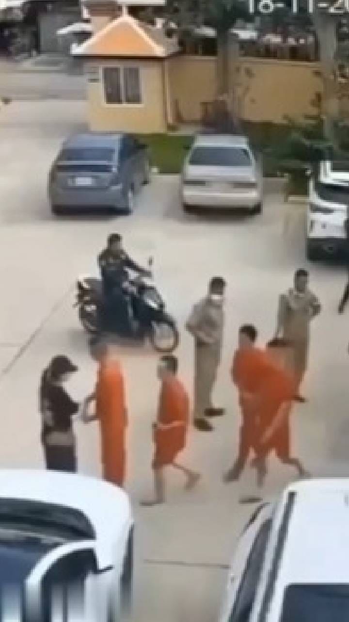 ಪೊಲೀಸ್ ವ್ಯಾನ್​​ನಿಂದ  ಕೈದಿಗಳು ತಪ್ಪಿಸಿಕೊಂಡಿದ್ಹೇಗೆ ನೋಡಿ