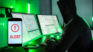 ಬೆಂಗಳೂರು ಟೆಕ್ಕಿಯ ಕಾರ್ಪೊರೇಟ್ ಕ್ರೆಡಿಟ್ ಕಾರ್ಡ್ ರಾದ್ದಾಂತ; ಬ್ಲ್ಯಾಕ್​ಮೈಲ್, ಆತ್ಮಹತ್ಯೆ ಬೆದರಿಕೆ, ಅಶ್ಲೀಲ ಚಿತ್ರಗಳ ಕರ್ಮಕಾಂಡ