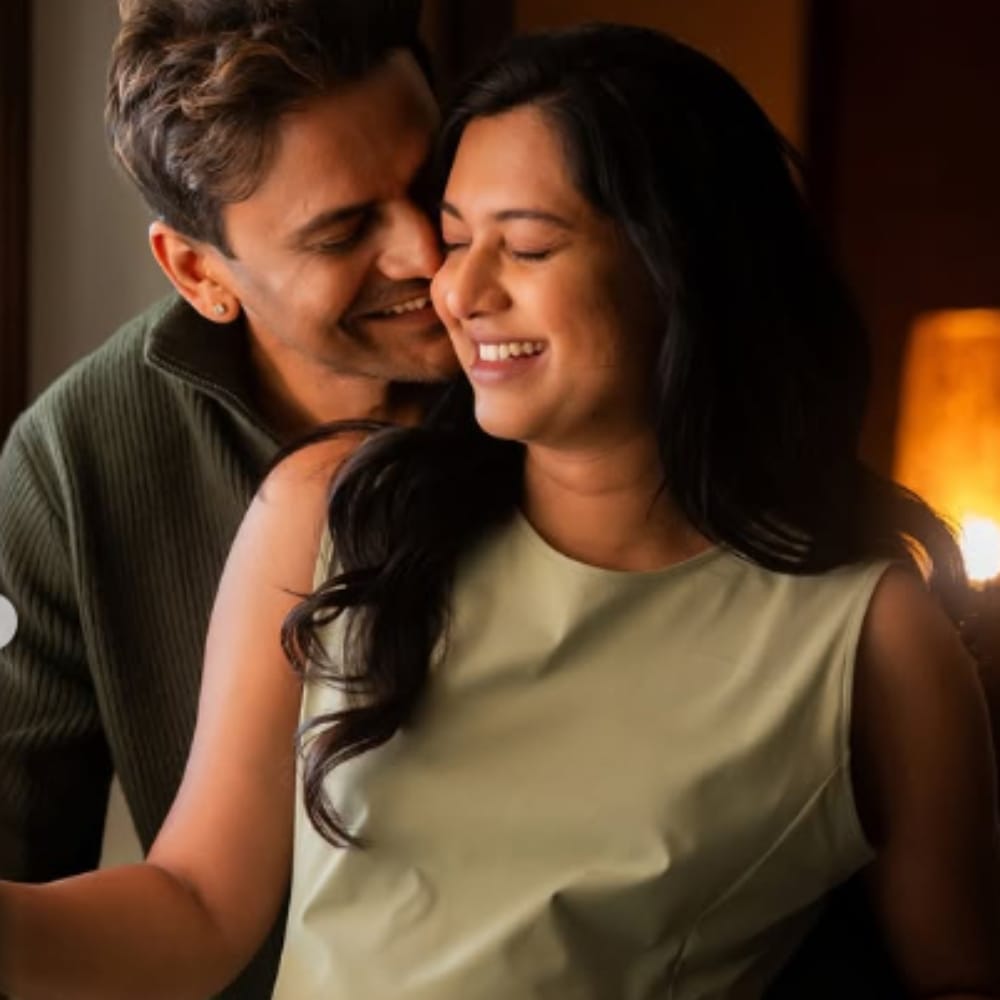 ಕೆಲ ತಿಂಗಳ ಹಿಂದೆ ಸಂದರ್ಶನದಲ್ಲಿ ಮಾತನಾಡಿದ್ದ ಡಾಲಿ ಧನಂಜಯ್ ತಂದೆಯಾಗುತ್ತಿರುವ ಖುಷಿಯ ಬಗ್ಗೆ ಮಾತನಾಡಿದ್ದರು. ಇದೊಂದು ಹೊಸ ಅನುಭವ ಎಂದು ಹೇಳಿಕೊಂಡಿದ್ದರು.