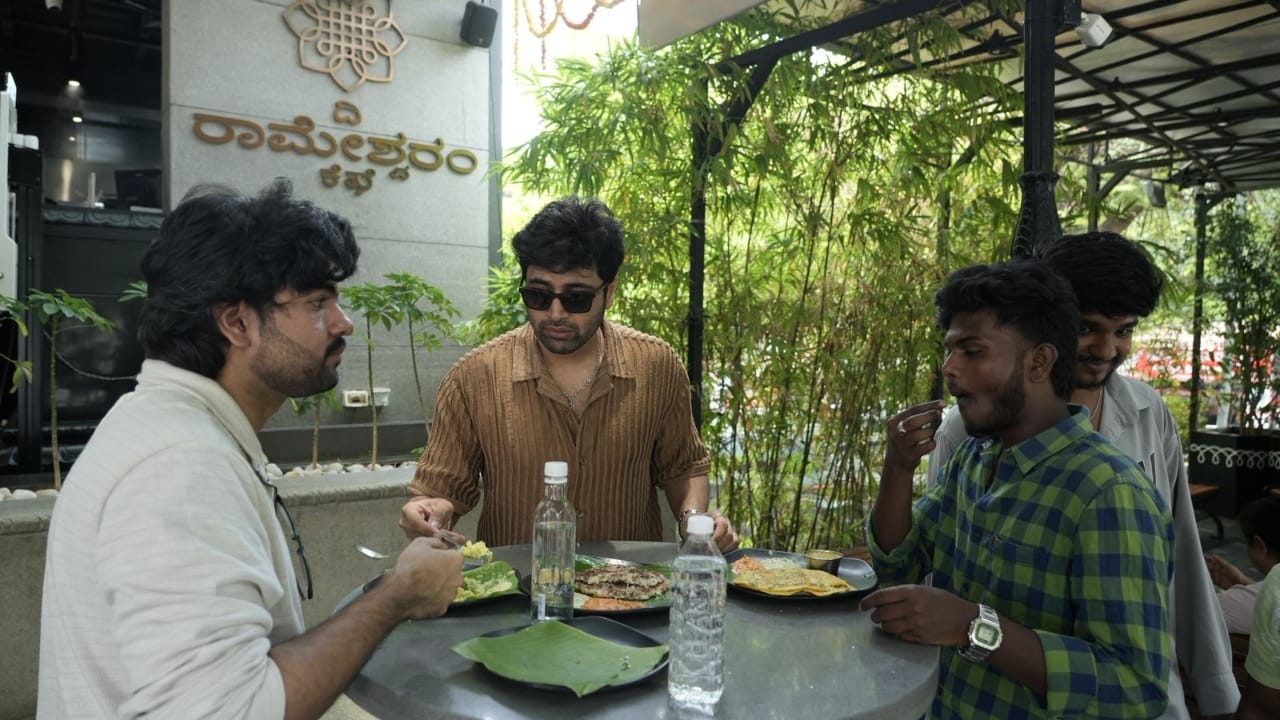 ಬೆಂಗಳೂರಿನ ರಾಮೇಶ್ವರಂ ಕೆಫೆಯಲ್ಲಿ ತಿಂಡಿ ಸವಿದು ಅಭಿಮಾನಿಗಳ ಜೊತೆ ಒಂದಿಷ್ಟು ಸಮಯ ಕಾಲ ಕಳೆದರು. ಅದಾದ ನಂತರ ಸುದ್ದಿಗೋಷ್ಟಿ ಮಾಡಿ ಮಾಧ್ಯಮದ ಮೂಲಕ ಸಿನಿಮಾ ನೋಡಿ ಸಪೋರ್ಟ್‌ ಮಾಡಿದ ಪ್ರೇಕ್ಷಕರಿಗೆ ಧನ್ಯವಾದ ತಿಳಿಸಿದರು.