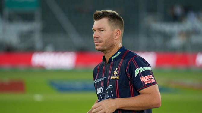 ಲೀಗ್ ಮಧ್ಯದಲ್ಲಿ ಪಿಎಸ್​ಎಲ್ ತೊರೆದು ಮನೆಗೆ ಮರಳಿದ ಡೇವಿಡ್ ವಾರ್ನರ್