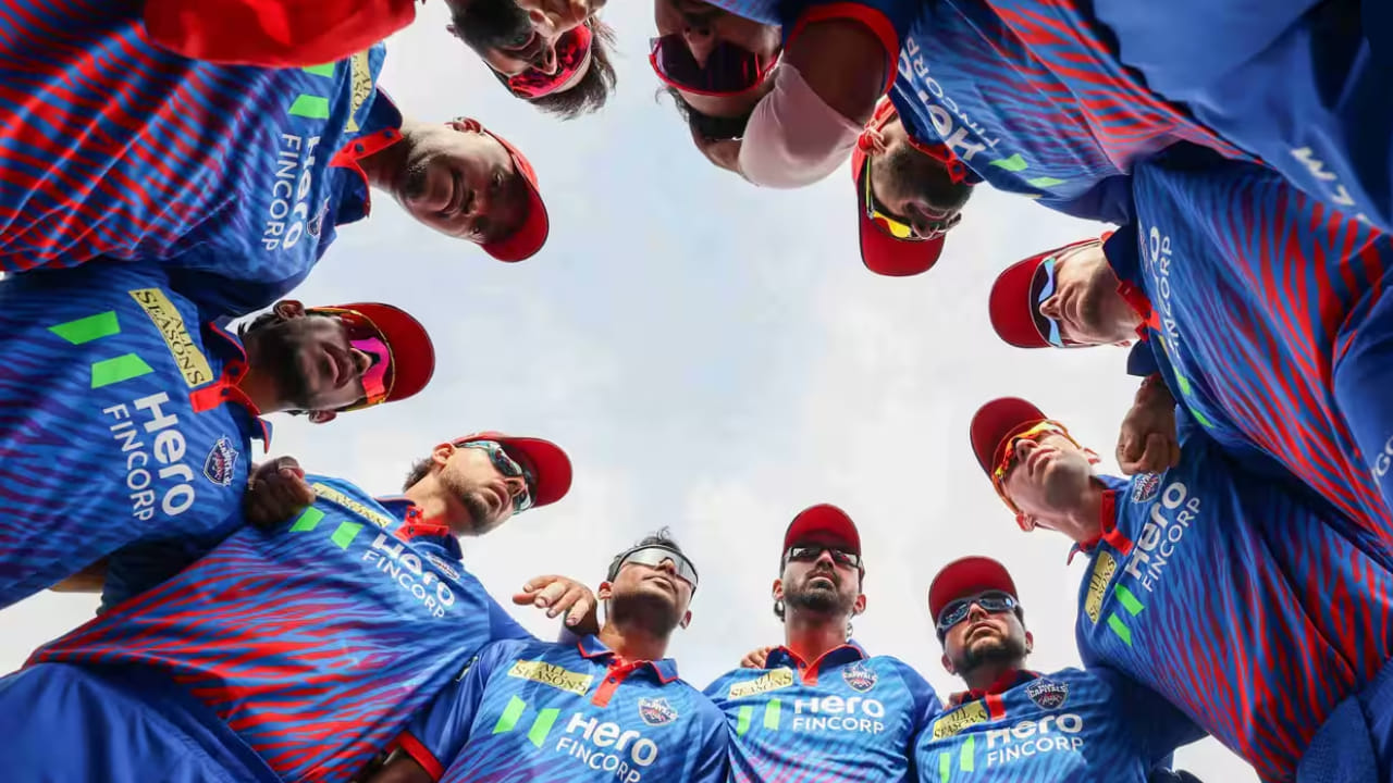 IPL 2026: ಇಂಡಿಯನ್ ಪ್ರೀಮಿಯರ್ ಲೀಗ್ನ 14ನೇ ಪಂದ್ಯವು ರಣರೋಚಕ ಹೋರಾಟಕ್ಕೆ ಸಾಕ್ಷಿಯಾಗಿತ್ತು. ದೆಹಲಿಯ ಅರುಣ್ ಜೇಟ್ಲಿ ಸ್ಟೇಡಿಯಂನಲ್ಲಿ ನಡೆದ ಗುಜರಾತ್ ಟೈಟಾನ್ಸ್ (GT) ವಿರುದ್ಧದ ಈ ಪಂದ್ಯದಲ್ಲಿ ಒಂದು ರನ್ನ ಸೋಲಿನೊಂದಿಗೆ ಡೆಲ್ಲಿ ಕ್ಯಾಪಿಟಲ್ಸ್ (DC) ತಂಡವು ವಿಶೇಷ ದಾಖಲೆಯೊಂದನ್ನು ಬರೆದಿದೆ.