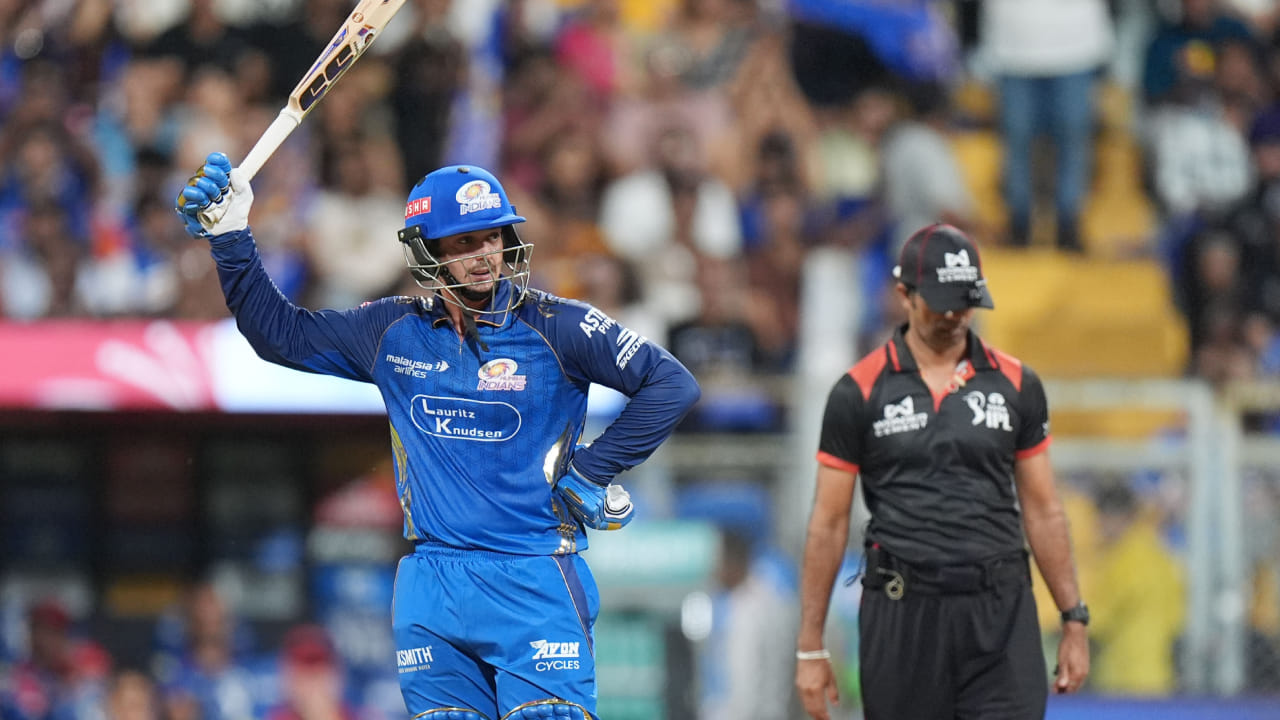 ಐಪಿಎಲ್ ಹರಾಜಿನಲ್ಲಿ ಮುಂಬೈ ಹೊರತುಪಡಿಸಿ ಬೇರೆ ಯಾವುದೇ ತಂಡದಿಂದ ಬಿಡ್ ಆಗದ ಮತ್ತು ಕಳೆದ ನಾಲ್ಕು ಪಂದ್ಯಗಳಿಂದ ಹೊರಗುಳಿದಿದ್ದ ದಕ್ಷಿಣ ಆಫ್ರಿಕಾದ ಅನುಭವಿ ವಿಕೆಟ್ಕೀಪರ್ ಬ್ಯಾಟ್ಸ್ಮನ್ ಕ್ವಿಂಟನ್ ಡಿ ಕಾಕ್ ಈಗ ಐಪಿಎಲ್ 2026 ರಲ್ಲಿ ಆಡಿದ ಮೊದಲ ಪಂದ್ಯದಲ್ಲೇ ಉತ್ತಮ ಪ್ರದರ್ಶನ ನೀಡಿದ್ದಾರೆ.