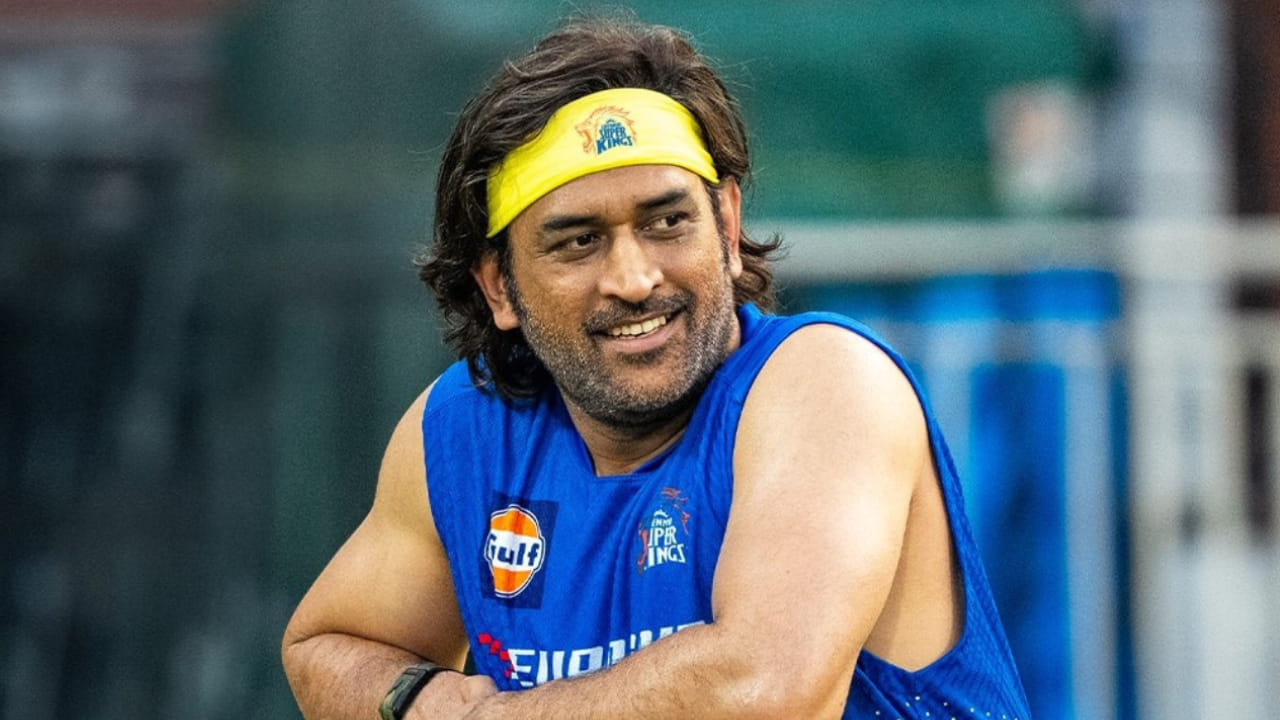 Dhoni (1)
