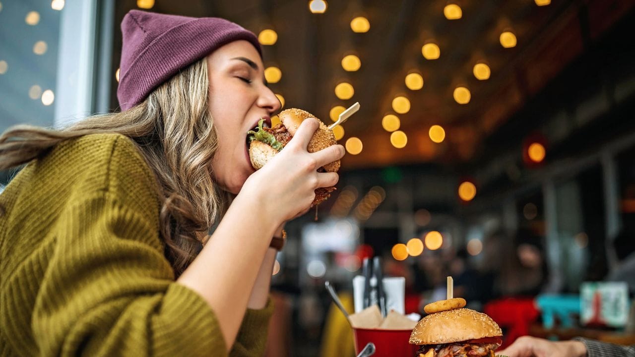 ಫಾಸ್ಟ್ ಆಗಿ ಊಟ ಮಾಡುವ ಅಭ್ಯಾಸದಿಂದ ದೇಹದ ತೂಕ ಹೆಚ್ಚಾಗುತ್ತಾ? ಇಲ್ಲಿದೆ ಇಂಟ್ರೆಸ್ಟಿಂಗ್ ಮಾಹಿತಿ