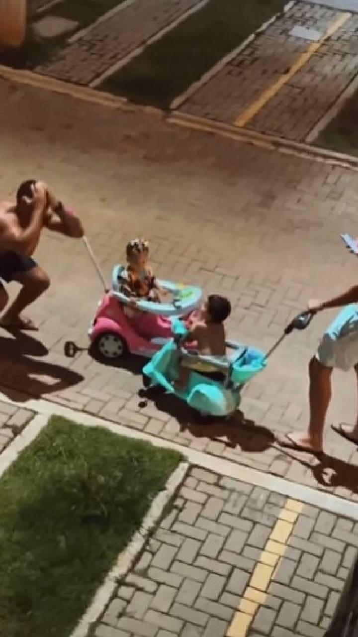 ಇನ್ನೂ ನಡೆಯಲು ಬಾರದ ಮಗಳು ಪ್ರೀತಿಯಲ್ಲಿ ಬಿದ್ದಿದ್ದು ನೋಡಿ ತಲೆ ಮೇಲೆ ಕೈಹೊತ್ತು ಕುಳಿತ ತಂದೆ