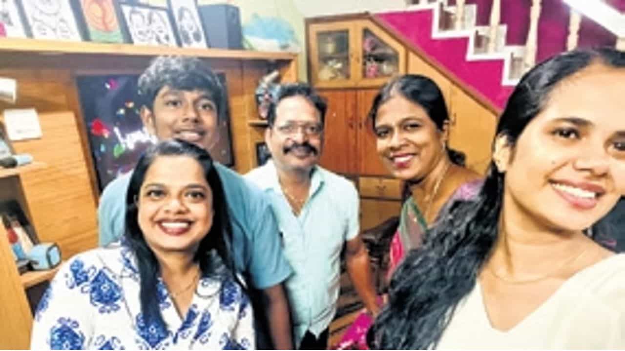 ಕೊನೆಗೂ ಈಡೇರಿತು 40 ವರ್ಷಗಳ ಕೊರಗು: ಮಗನ ಜೊತೆ ತಂದೆಯೂ ದ್ವಿತೀಯ ಪಿಯುಸಿ ಉತ್ತೀರ್ಣ