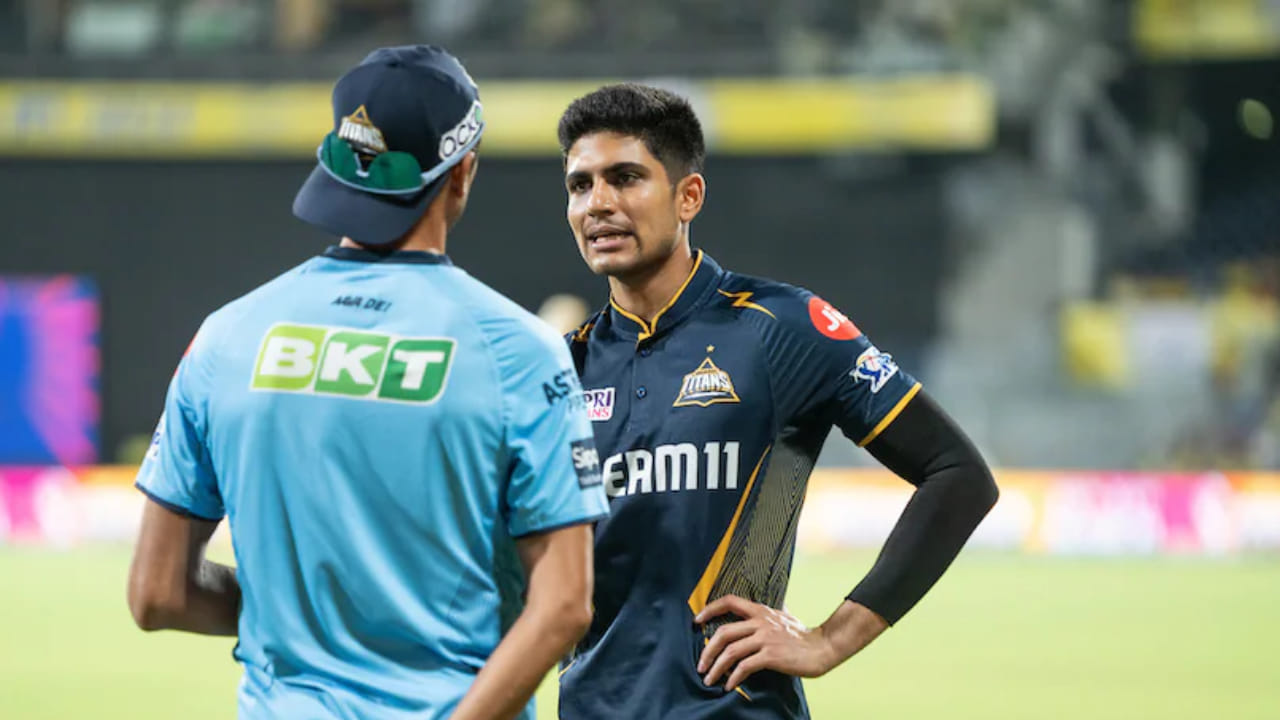 ಆದಾಗ್ಯೂ ಡೆಲ್ಲಿ ಕ್ಯಾಪಿಟಲ್ಸ್ ವಿರುದ್ಧದ ಈ ಪಂದ್ಯದಲ್ಲಿ ನಿಧಾನಗತಿಯ ಓವರ್‌ ನಿಯಮವನ್ನು ಗುಜರಾತ್ ಟೈಟಾನ್ಸ್ ತಂಡ ಉಲ್ಲಂಘಿಸಿದೆ. ಹೀಗಾಗಿ ತಂಡದ ನಾಯಕ ಶುಭ್‌ಮನ್ ಗಿಲ್‌ಗೆ 12 ಲಕ್ಷ ರೂಪಾಯಿ ದಂಡ ವಿಧಿಸಿ ಬಿಸಿಸಿಐ ಆದೇಶ ಹೊರಡಿಸಿದೆ.