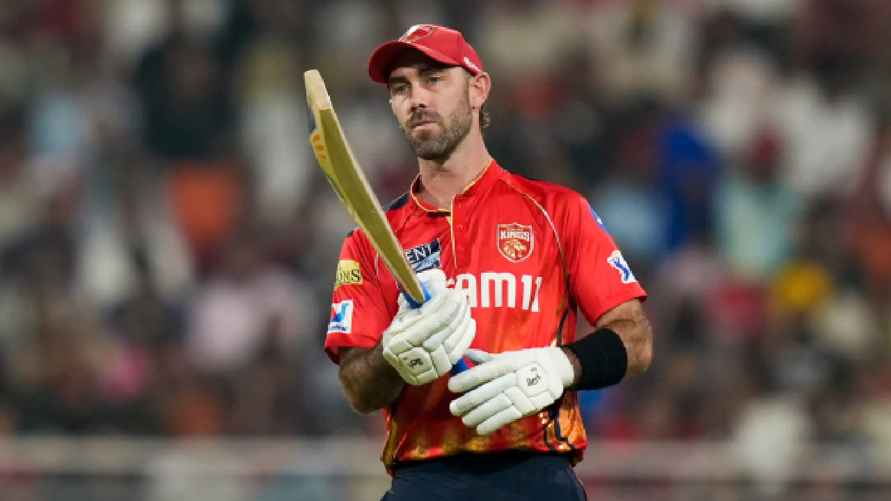 ಇಂಡಿಯನ್ ಪ್ರೀಮಿಯರ್ ಲೀಗ್​ನ ಆರಂಭದಲ್ಲಿ ಮುಂಬೈ ಇಂಡಿಯನ್ಸ್ ಹಾಗೂ ಪಂಜಾಬ್ ಕಿಂಗ್ಸ್ ಪರ ಕಣಕ್ಕಿಳಿದಿದ್ದ ಗ್ಲೆನ್ ಮ್ಯಾಕ್ಸ್​ವೆಲ್ 260 ಎಸೆತಗಳ ಮೂಲಕ 500 ರನ್ ಪೂರೈಸಿದ್ದರು. ಈ ಮೂಲಕ ಐಪಿಎಲ್​ನಲ್ಲಿ ಕನಿಷ್ಠ ಎಸೆತಗಳ ಮೂಲಕ ಐನೂರು ರನ್ ಕಲೆಹಾಕಿದ ಬ್ಯಾಟರ್ ಎನಿಸಿಕೊಂಡಿದ್ದರು.