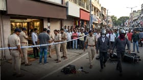 ಮಾಲೀಕ ಶೌಚಾಲಯಕ್ಕೆ ಹೋಗಿ ಬರುವುದರೊಳಗೆ ಬಂಗಾರದ ಅಂಗಡಿ ಕದ್ದ ಖದೀಮರು!