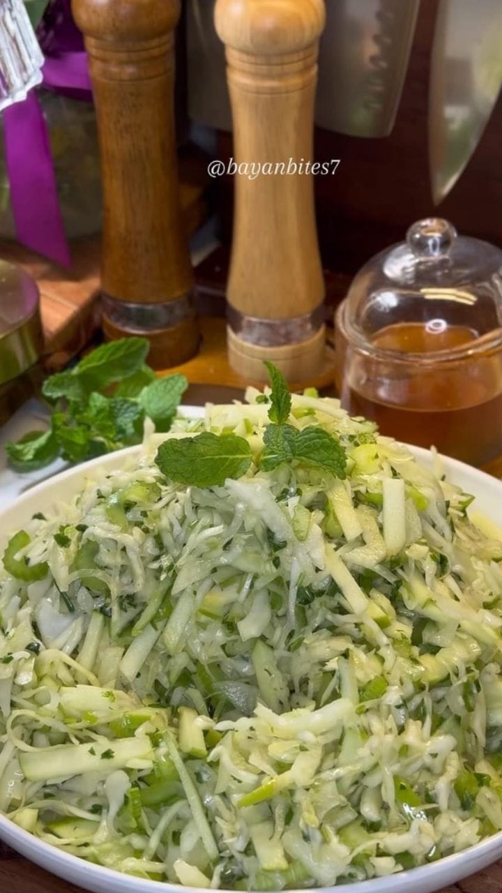 ಗ್ರೀನ್ ಕ್ಯಾಬೇಜ್ ಸಲಾಡ್ ಮಾಡೋದು ಹೇಗೆ ಗೊತ್ತಾ?