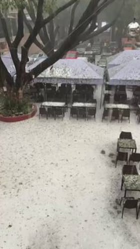 ಆಲಿಕಲ್ಲು ಮಳೆಯಿಂದ ಕಾಶ್ಮೀರದಂತಾದ ಬೆಂಗಳೂರಿನ ಕ್ಯಾಥೋಲಿಕ್ ಕ್ಲಬ್‌