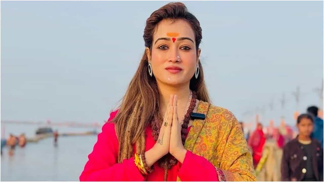 ತನ್ನದೇ ಪಿಂಡ ಬಿಟ್ಟು ಸನ್ಯಾಸಿ ಆದ ಮಾಡೆಲ್; ಸಿಕ್ಕಿತು ಹೊಸ ಹೆಸರು ತನ್ನದೇ ಪಿಂಡ ಬಿಟ್ಟು ಸನ್ಯಾಸಿ ಆದ ಮಾಡೆಲ್; ಸಿಕ್ಕಿತು ಹೊಸ ಹೆಸರು