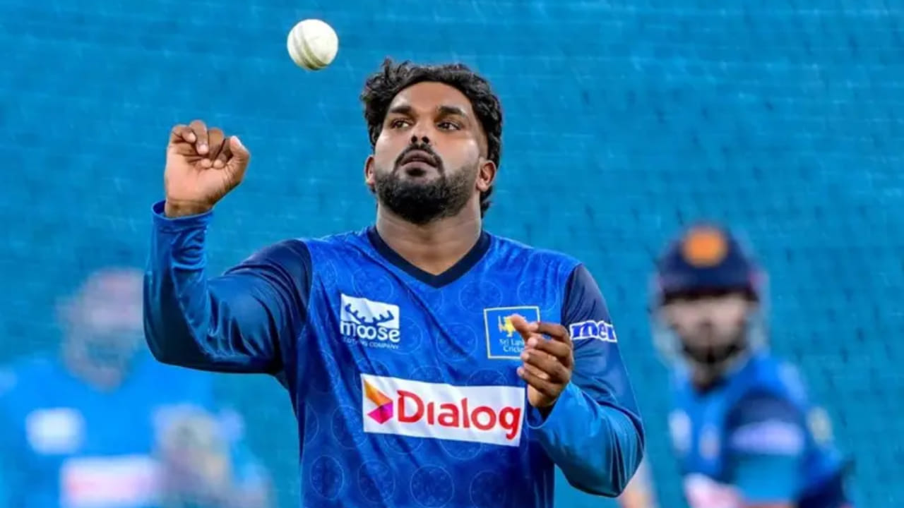 ವಾಸ್ತವವಾಗಿ 2026 ರ ಟಿ20 ವಿಶ್ವಕಪ್​ನ ಆರಂಭಿಕ ಪಂದ್ಯದಲ್ಲೇ ಹಸರಂಗಾ ಗಾಯಗೊಂಡಿದ್ದರು. ಹೀಗಾಗಿ ಅವರು ಟೂರ್ನಿಯಿಂದಲೇ ಹೊರಬಿದ್ದಿದ್ದರು. ಅಂದಿನಿಂದ ಕ್ರಿಕೆಟ್​ನಿಂದ ದೂರ ಉಳಿದಿರುವ ಹಸರಂಗಾ ಚೇತರಿಕೆಯ ಹಾದಿಯಲ್ಲಿದ್ದಾರೆ. ಆದರೆ ಐಪಿಎಲ್ ಆರಂಭವಾಗಿ ಎರಡು ವಾರ ಕಳೆದರೂ ಹಸರಂಗಾ ಇನ್ನು ಸಂಪೂರ್ಣವಾಗಿ ಫಿಟ್ ಆಗಿಲ್ಲ. 