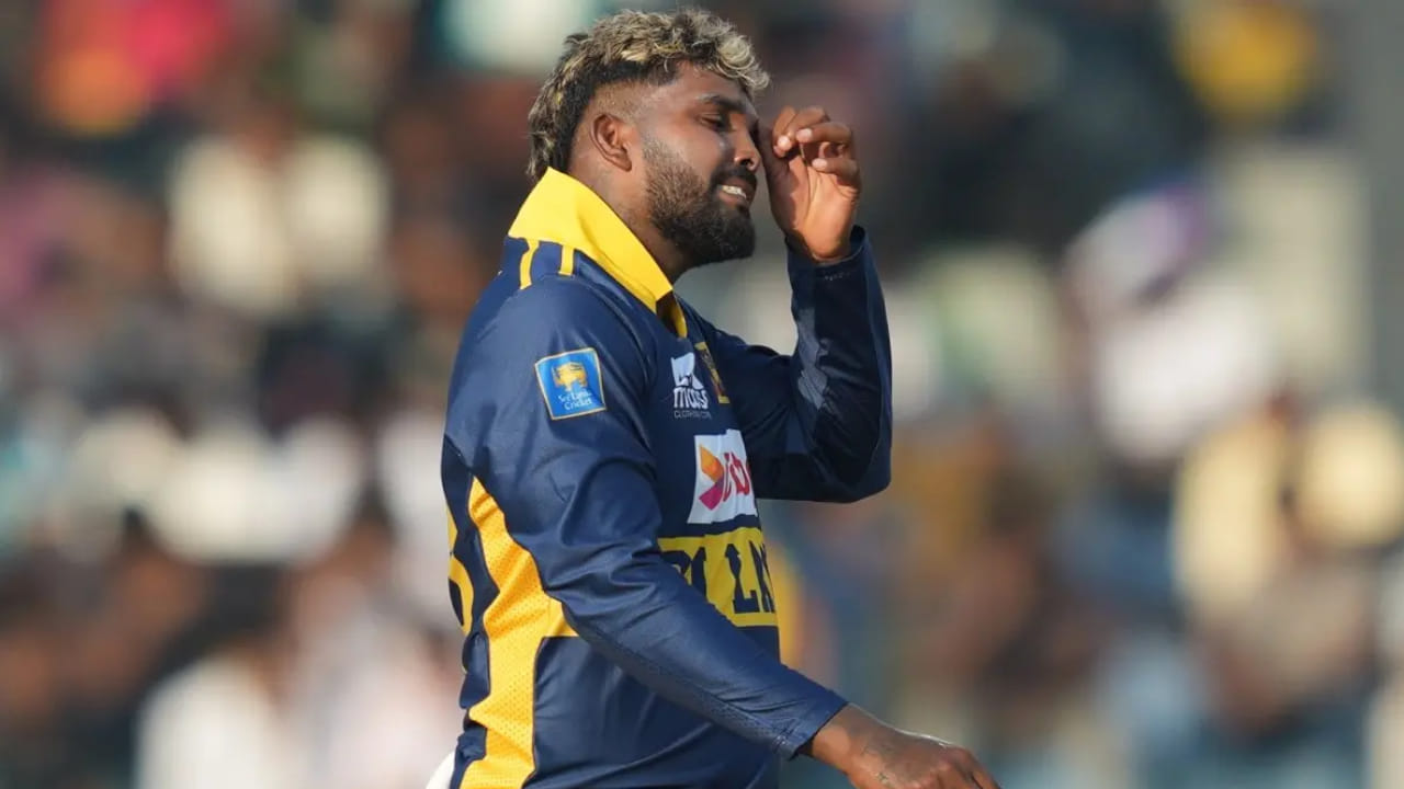 ಹೀಗಾಗಿ ಸಂಪೂರ್ಣವಾಗಿ ಫಿಟ್ ಇರದ ಆಟಗಾರರಿಗೆ ವಿದೇಶಿ ಲೀಗ್​​ಗಳಲ್ಲಿ ಆಡಲು ಎನ್​ಒಸಿ ನೀಡಲು ಸಾಧ್ಯವಿಲ್ಲ ಎಂಬ ಶ್ರೀಲಂಕಾ ಕ್ರಿಕೆಟ್ ಮಂಡಳಿಯ ಆದೇಶ ಹಸರಂಗಾಗೆ ಮುಳುವಾಗಿದೆ. ಹಸರಂಗಾ ಐಪಿಎಲ್‌ನಲ್ಲಿ ಆಡಬೇಕಾದರೆ ಅವರು ಫಿಟ್ನೆಸ್ ಪರೀಕ್ಷೆಯಲ್ಲಿ ಪಾಸ್ ಮಾಡಬೇಕು. ಹಾಗಾದರೆ ಮಾತ್ರ ಅವರಿಗೆ ನಿರಾಕ್ಷೇಪಣಾ ಪ್ರಮಾಣಪತ್ರ ನೀಡಲಾಗುವುದು ಎಂದು ಮಂಡಳಿ ಸ್ಪಷ್ಟಪಡಿಸಿದೆ. 