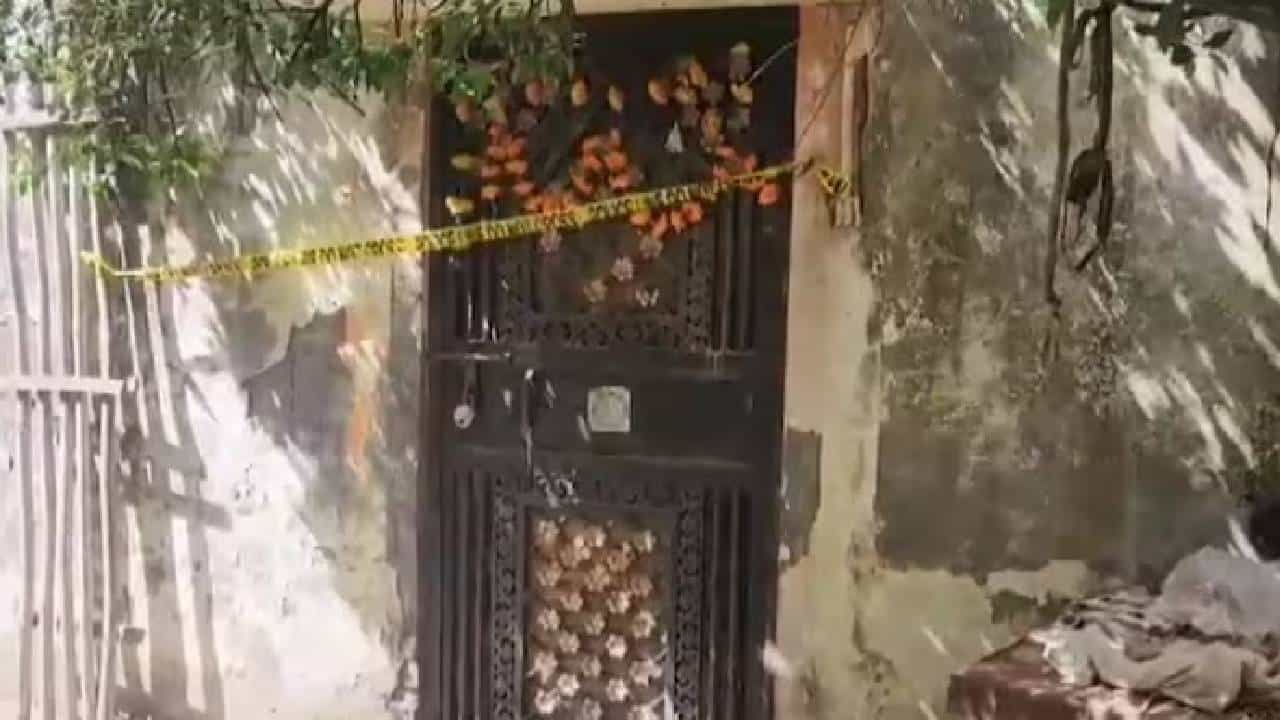 ಪರ್ಫ್ಯೂಮ್, ಸ್ಮಶಾನ ಮೌನ, ಅಸ್ಥಿಪಂಜರ, ಮಗಳ ಶವದೊಂದಿಗೆ ತಂದೆಯ ವಾಸ, ಸಾವು ಮರೆಮಾಚಿದ್ದು ಹೇಗೆ?