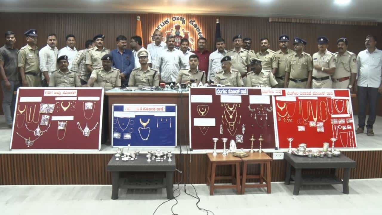 ಮುಸುಕುದಾರಿ ಗ್ಯಾಂಗ್​​​​​​ನ​​​ ಹೆಡೆಮುರಿ ಕಟ್ಟಿದ ಖಾಕಿ: 1.26 ಕೋಟಿ ರೂ ಮೌಲ್ಯದ ಚಿನ್ನಾಭರಣ ವಶಕ್ಕೆ