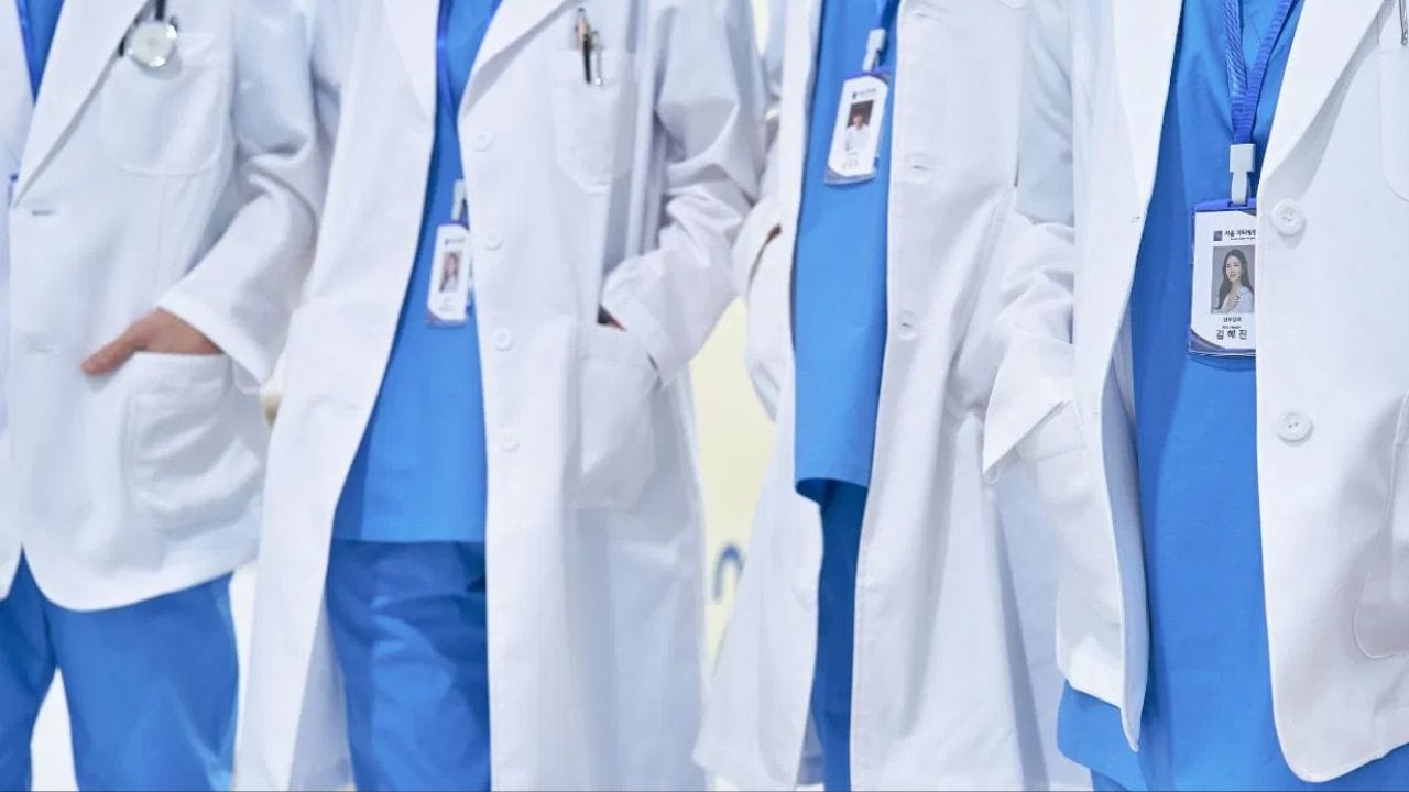 ಜನಗಣತಿ ಕಾರ್ಯಕ್ಕೆ ಆಸ್ಪತ್ರೆ ಸಿಬ್ಬಂದಿ ನಿಯೋಜನೆ: ರೋಗಿಗಳಿಗೆ ವೈದ್ಯಕೀಯ ಸೇವೆ ಸಿಗೋದು ಡೌಟ್