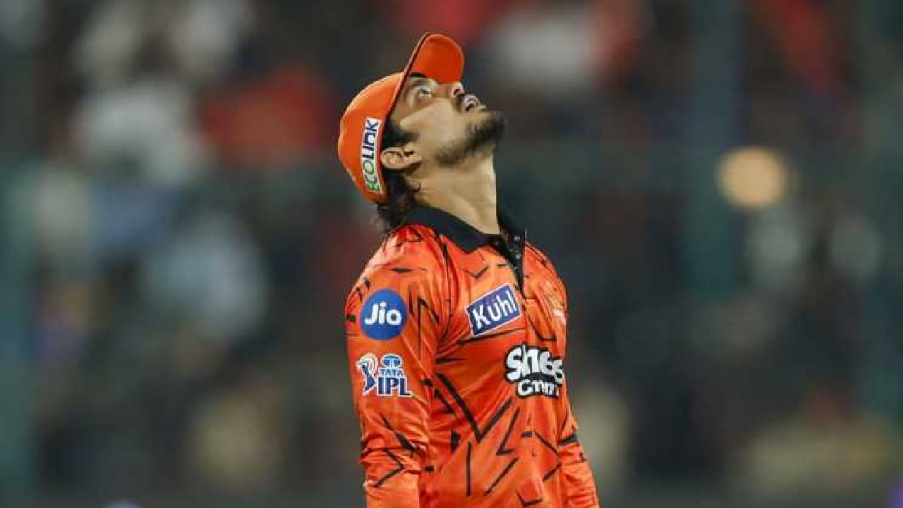 IPL 2026: ಇಂಡಿಯನ್ ಪ್ರೀಮಿಯರ್ ಲೀಗ್​ನಲ್ಲಿ ಈವರೆಗೆ 73 ಹೆಚ್ಚು ನಾಯಕರುಗಳು ಕಣಕ್ಕಿಳಿದಿದ್ದಾರೆ. ಈ 73 ನಾಯಕರುಗಳ ಪೈಕಿ ನತದೃಷ್ಟದ ದಾಖಲೆ ಬರೆದಿರುವುದು ಇಶಾನ್ ಕಿಶನ್ (Ishan Kishan) ಮಾತ್ರ. ಅಂದರೆ ಐಪಿಎಲ್ ಇತಿಹಾಸದಲ್ಲೇ ಮೊದಲ ಆರು ಪಂದ್ಯಗಳಲ್ಲೂ ಟಾಸ್ ಸೋತ ಏಕೈಕ ಕ್ಯಾಪ್ಟನ್ ಎಂಬ ಅಪಕೀರ್ತಿಯೊಂದು ಇಶಾನ್ ಕಿಶನ್ ಪಾಲಾಗಿದೆ.