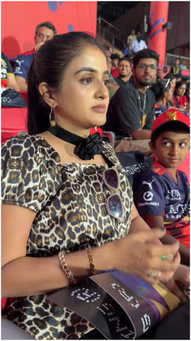 ಆರ್​ಸಿಬಿ ಮ್ಯಾಚ್ ಎಂಜಾಯ್ ಮಾಡಿದ ಜಾಹ್ನವಿ