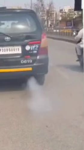 ಬೈಕ್​ನಲ್ಲಿ ಹೋಗುವಾಗಲೂ ಯುವತಿಗೆ ಪುಂಡರ ಕಿರುಕುಳ