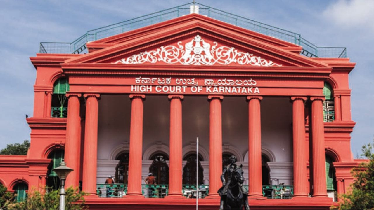 ಪತ್ನಿಯಿಂದ ಬೇರೆಯಾದ ನಂತರವೂ ಒತ್ತಾಯದ ದೈಹಿಕ ಸಂಪರ್ಕ: ಪತಿಗೆ ಶಾಕ್ ಕೊಟ್ಟ ಹೈಕೋರ್ಟ್ ಪತ್ನಿಯಿಂದ ಬೇರೆಯಾದ ನಂತರವೂ ಒತ್ತಾಯದ ದೈಹಿಕ ಸಂಪರ್ಕ: ಪತಿಗೆ ಶಾಕ್ ಕೊಟ್ಟ ಹೈಕೋರ್ಟ್