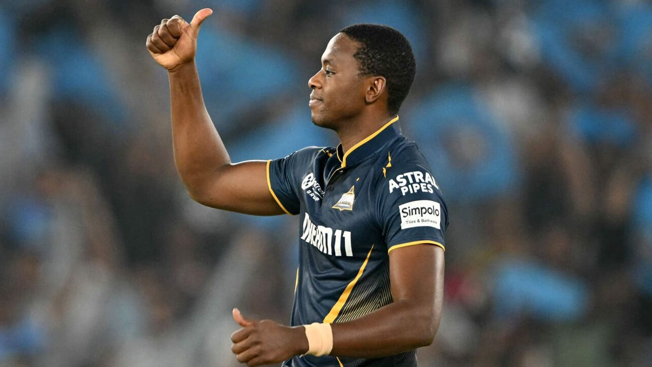 2022ರ ಐಪಿಎಲ್ ಪಂದ್ಯದಲ್ಲಿ ಡೆಲ್ಲಿ ಕ್ಯಾಪಿಟಲ್ಸ್ ವಿರುದ್ಧ ಉಮ್ರಾನ್ ಮಲಿಕ್ ಒಂದೇ ಓವರ್​ನಲ್ಲಿ 5 ಎಸೆತಗಳನ್ನು 150+ kmph ವೇಗದಲ್ಲಿ ಎಸೆದು ಸಂಚಲನ ಸೃಷ್ಟಿಸಿದ್ದರು. ಇದಾದ ಬಳಿಕ 2024 ರಲ್ಲಿ ವೆಸ್ಟ್ ಇಂಡೀಸ್ ವಿರುದ್ಧದ ಟೆಸ್ಟ್ ಪಂದ್ಯದಲ್ಲಿ ಇಂಗ್ಲೆಂಡ್ ವೇಗಿ ಮಾರ್ಕ್​ವುಡ್​ ಒಂದೇ ಓವರ್​ನಲ್ಲಿ 5 ಎಸೆತಗಳನ್ನು 150+ kmph ವೇಗದಲ್ಲಿ ಎಸೆದಿದ್ದರು. ಇದೀಗ ಈ ಇಬ್ಬರ ದಾಖಲೆಯನ್ನು ಮುರಿದು ಕಗಿಸೋ ರಬಾಡ 6 ಎಸೆತಗಳನ್ನು ಕೂಡ 150+ kmph ವೇಗದಲ್ಲಿ ಎಸೆದು ಹೊಸ ಇತಿಹಾಸ ನಿರ್ಮಿಸಿದ್ದಾರೆ.