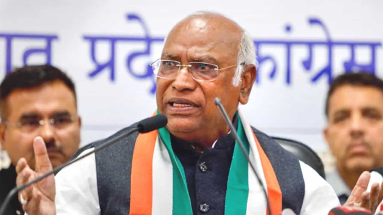 ವಿವಾದ ಪುರುಷರಾದ್ರಾ ಮಲ್ಲಿಕಾರ್ಜುನ ಖರ್ಗೆ?: ಟೀಕಿಸುವ ಭರದಲ್ಲಿ ಸಾಲು ಸಾಲು ಕಾಂಟ್ರವರ್ಸಿ!