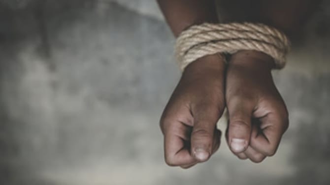 ಹಣಕ್ಕಾಗಿ ಸೀನಿಯರ್​​ ವಿದ್ಯಾರ್ಥಿಗಳಿಂದ ಜೂನಿಯರ್​​ನ​​ ಕಿಡ್ನ್ಯಾಪ್!