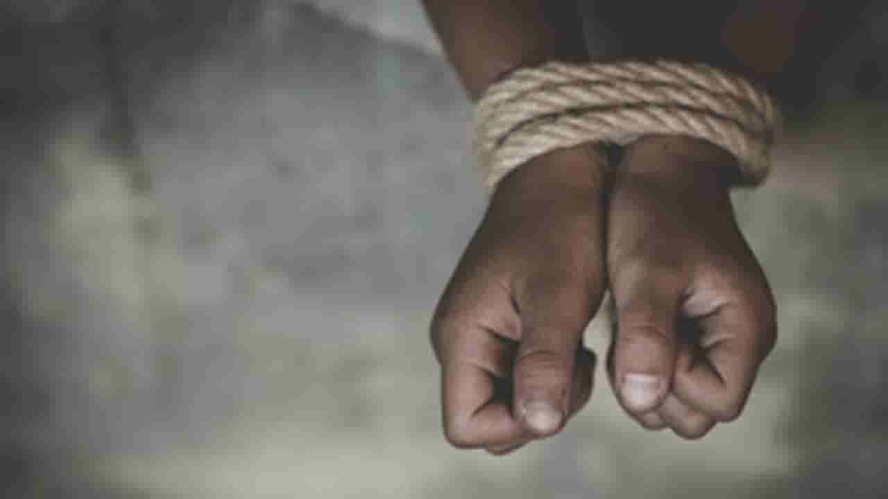 ಹಣಕ್ಕಾಗಿ ಸೀನಿಯರ್ ವಿದ್ಯಾರ್ಥಿಗಳಿಂದ ಜೂನಿಯರ್ನ ಕಿಡ್ನ್ಯಾಪ್: 50 ಸಾವಿರಕ್ಕೆ ಡಿಮ್ಯಾಂಡ್; ನಾಲ್ವರು ಅರೆಸ್ಟ್