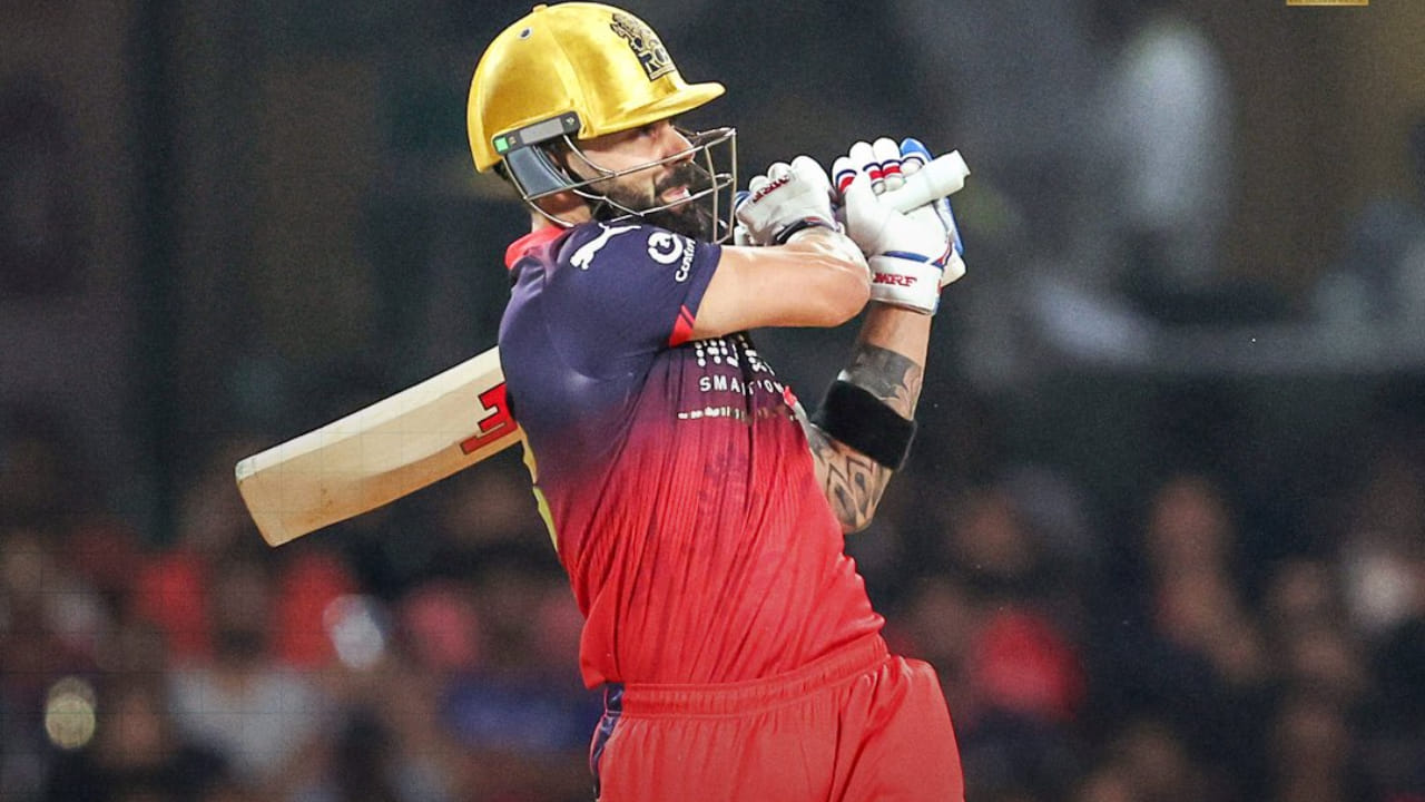 ಐಪಿಎಲ್ 2026 ರ 39ನೇ ಪಂದ್ಯ ಡೆಲ್ಲಿ ಕ್ಯಾಪಿಟಲ್ಸ್ ಹಾಗೂ ರಾಯಲ್ ಚಾಲೆಂಜರ್ಸ್ ಬೆಂಗಳೂರು ತಂಡಗಳ ನಡುವೆ ನಡೆಯಲಿದೆ. ಈ ಪಂದ್ಯದಲ್ಲಿ ಎಲ್ಲರ ಕಣ್ಣುಗಳು ಆರ್​​ಸಿಬಿಯ ಜೀವಾಳ ವಿರಾಟ್ ಕೊಹ್ಲಿ ಅವರ ಮೇಲಿರಲಿದೆ. ಏಕೆಂದರೆ ಫಿಲ್ ಸಾಲ್ಟ್ ಈ ಪಂದ್ಯಕ್ಕೆ ಲಭ್ಯರಿಲ್ಲ. ಹೀಗಾಗಿ ಅವರ ಅನುಪಸ್ಥಿತಿಯಲ್ಲಿ ವಿರಾಟ್ ಕೊಹ್ಲಿ ಜವಾಬ್ದಾರಿಯುತವಾಗಿ ಬ್ಯಾಟಿಂಗ್‌ ಮಾಡಬೇಕಿದೆ.