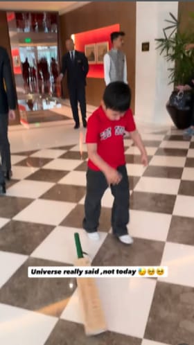 ಕೊಹ್ಲಿ ಆಟೋಗ್ರಾಫ್ ಕೊಟ್ಟಿಲ್ಲ ಎಂದು ಈ ಪುಟ್ಟ ಬಾಲಕ ಮಾಡಿದ್ದೇನು ನೋಡಿ