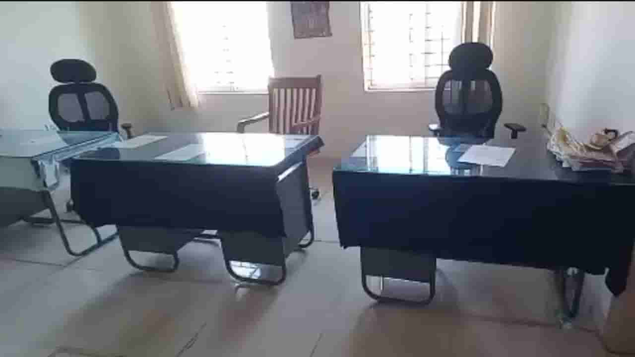 ಆಫೀಸ್ ಸಮಯ ಆರಂಭವಾದರೂ ಬಾರದ ಅಧಿಕಾರಿಗಳು: ಕೊಪ್ಪಳದ RTO ಕಚೇರಿ ಫುಲ್ ಖಾಲಿ ಖಾಲಿ