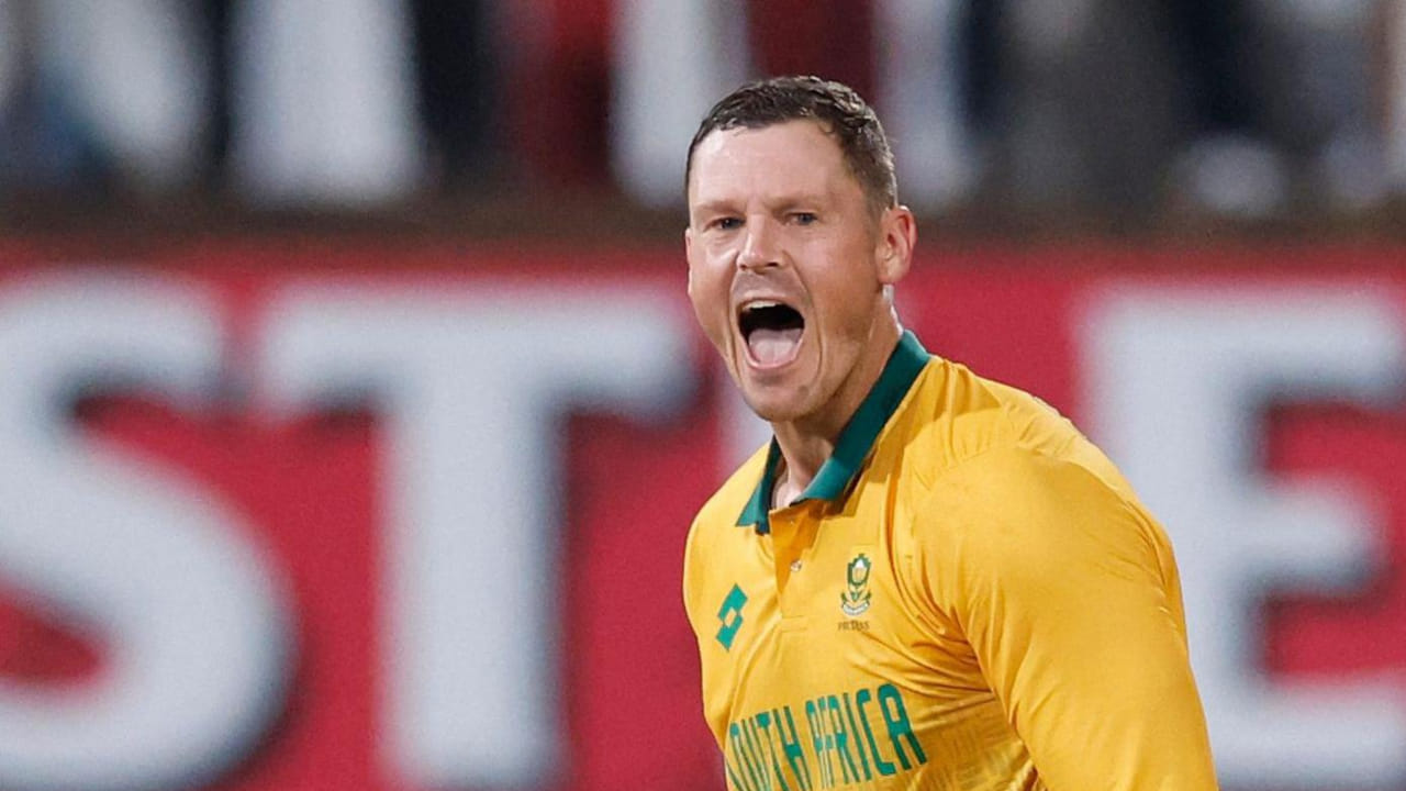 ಇಎಸ್‌ಪಿಎನ್-ಕ್ರಿಕ್‌ಇನ್ಫೋ ವರದಿಯ ಪ್ರಕಾರ, ದಕ್ಷಿಣ ಆಫ್ರಿಕಾದ ಆಲ್‌ರೌಂಡರ್ ಜಾರ್ಜ್ ಲಿಂಡಾ ಲಕ್ನೋದಲ್ಲಿ ಹಸರಂಗ ಬದಲಿಗೆ ಸ್ಥಾನ ಪಡೆಯುವ ನಿರೀಕ್ಷೆಯಿದೆ. ಸ್ಫೋಟಕ ಮಧ್ಯಮ ಕ್ರಮಾಂಕದ ಬ್ಯಾಟಿಂಗ್‌ಗೆ ಹೆಸರುವಾಸಿಯಾಗಿರುವ ಎಡಗೈ ಸ್ಪಿನ್ನರ್ ಜಾರ್ಜ್ ಲಿಂಡಾ ಇನ್ನೂ ಐಪಿಎಲ್‌ಗೆ ಪಾದಾರ್ಪಣೆ ಮಾಡಿಲ್ಲ. ಆದಾಗ್ಯೂ, ಅವರು ಇತ್ತೀಚೆಗೆ ಟಿ20 ವಿಶ್ವಕಪ್ ಮತ್ತು ನ್ಯೂಜಿಲೆಂಡ್ ವಿರುದ್ಧದ ಟಿ20 ಸರಣಿಯಲ್ಲಿ ಉತ್ತಮ ಪ್ರದರ್ಶನ ನೀಡಿದ್ದರು.
