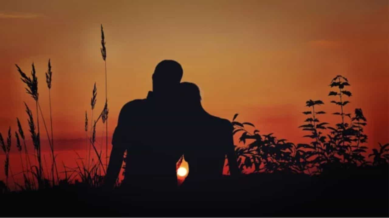 ಕ್ಷುಲ್ಲಕ ಕಾರಣಕ್ಕೆ ಪ್ರೇಮಿಗಳ ದುರಂತ ಅಂತ್ಯ: ಮೊದಲು ಯುವತಿ ಆತ್ಮಹತ್ಯೆ, ವಿಷಯ ಕೇಳಿ ಯುವಕನೂ ಸೂಸೈಡ್ ಕ್ಷುಲ್ಲಕ ಕಾರಣಕ್ಕೆ ಪ್ರೇಮಿಗಳ ದುರಂತ ಅಂತ್ಯ: ಮೊದಲು ಯುವತಿ ಆತ್ಮಹತ್ಯೆ, ವಿಷಯ ಕೇಳಿ ಯುವಕನೂ ಸೂಸೈಡ್
